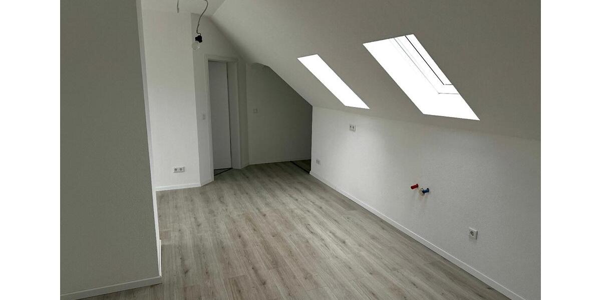 Vermiete Lohfelden - 3 Zimmer Wohnung DG Erstbezug 3 zimmer