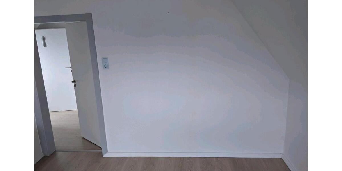 Dachgeschoßwohnung Kassel Bettenhausen - 2 Zimmer, 40 m&sup2;, 400&euro; | Angebot:24730501