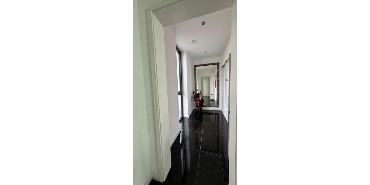 Teilmöbliert: Repräsentatives EFH in Habichtswald mit EBK, Sauna und Kamin 4 zimmer