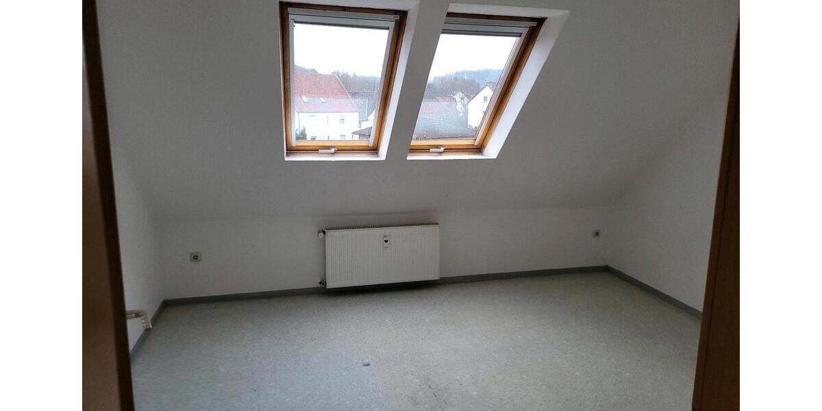 Dachgeschoßwohnung Naumburg - 3 Zimmer, 69 m&sup2;, 450&euro; | Angebot:25782764