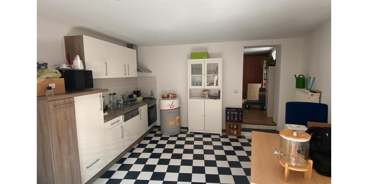 Erdgeschoßwohnung Baunatal - 4 Zimmer, 233 m&sup2;, 305.000&euro; | Angebot:27122481