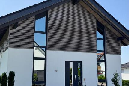 Teilmöbliert (optional vollmöbliert): Luxuriöses Haus in Habichtswald mit EBK