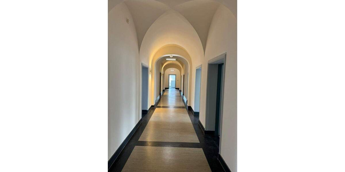 Repräsentative Büro-Praxisfläche in herrschaftlichem Gebäude 1 zimmer