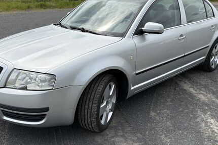 Skoda Superb 209.500 km 1.490 &euro; Felsberg 34587