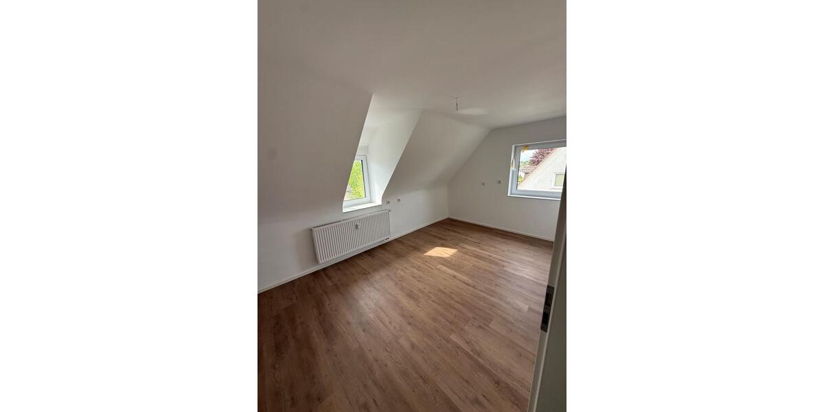 Dachgeschoßwohnung Kassel Niederzwehren - 2 Zimmer, 70 m&sup2;, 800&euro; | Angebot:26431504