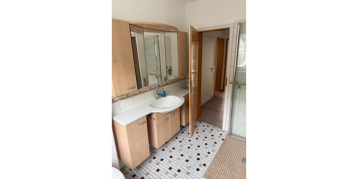 Etagenwohnung Bad Emstal - 3.5 Zimmer, 115 m&sup2;, 860&euro; | Angebot:26416298