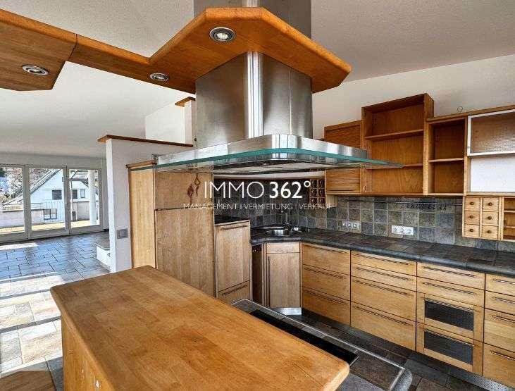 Einfamilienhaus Kassel Harleshausen - 2.5 Zimmer, 146 m&sup2;, 1.650&euro; | Angebot:25929937