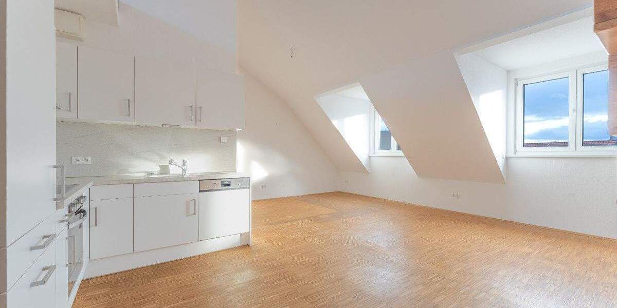 4-Zimmerwohnung mit Balkon und Galerie-Zimmer - mitten im Leben! 4 zimmer
