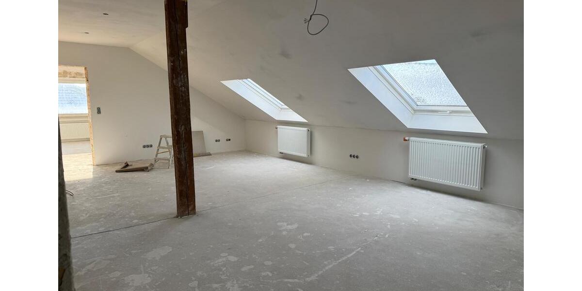 4-ZKB-Dachgeschosswohnung – Erstbezug nach Sanierung 4 zimmer