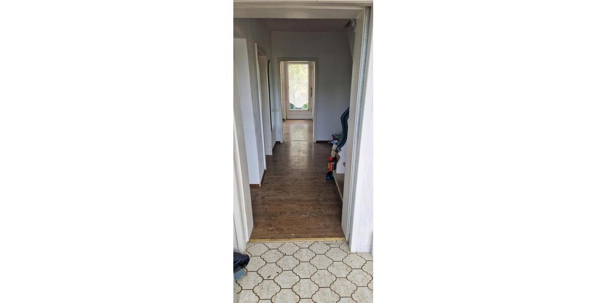 Einfamilienhaus Hofgeismar - 7 Zimmer, 145 m&sup2;, 160.000&euro; | Angebot:26700208