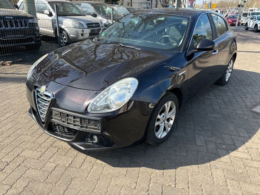 Alfa Romeo Giulietta 275.000 km 2.500 € Kassel 34123