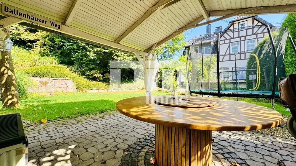 Sanierter Wohntraum mit Garten Terrasse und 2 Garagen + vielen Extras - Einfamilienhaus Witzenhausen | Angebot:27244520