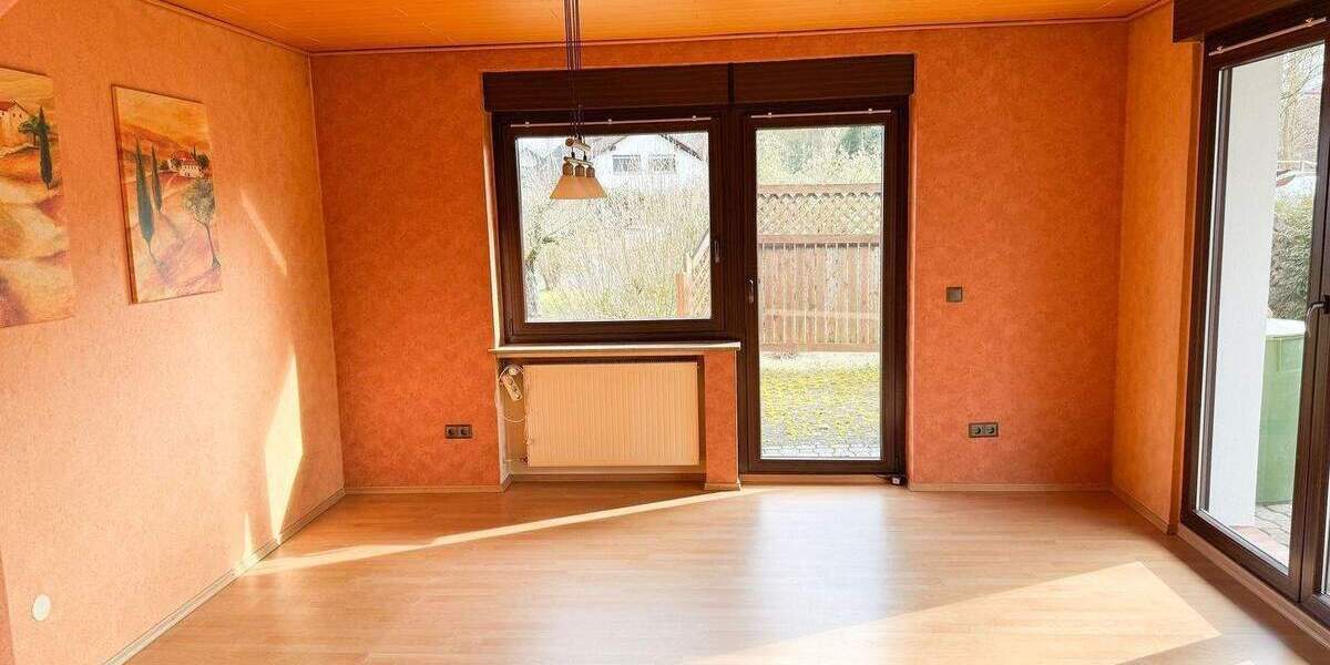 Mehrfamilienhaus, Wohnhaus Kaufungen Niederkaufungen - 5 Zimmer, 180 m&sup2;, 330.000&euro; | Angebot:25314204