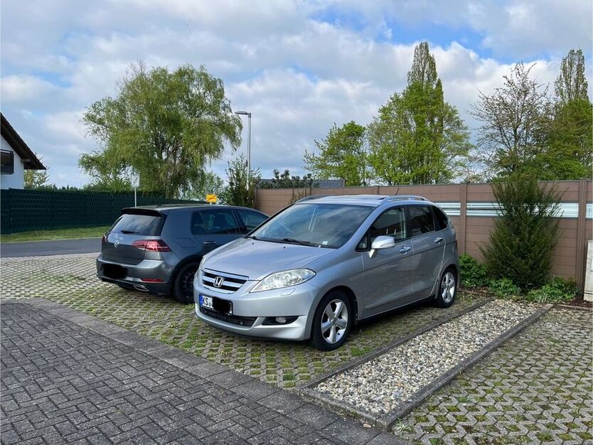 FR-V