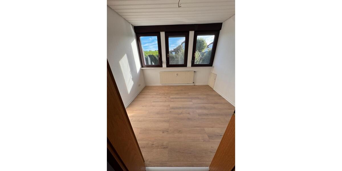 Dachgeschoßwohnung Fuldatal - 4 Zimmer, 100 m&sup2;, 950&euro; | Angebot:27584565