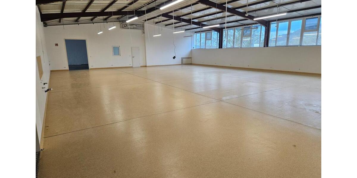 Gewerbefläche Produktion Halle Lagerfläche Büro zimmer