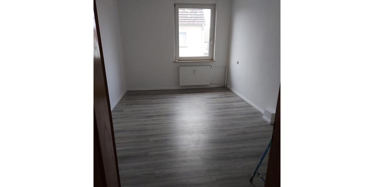 Etagenwohnung Niestetal - 4 Zimmer, 100 m&sup2;, 1.050&euro; | Angebot:26618303