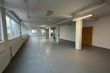 Halle, Lagerhalle, Produktion, Gewerbefläche Lagerfläche zimmer