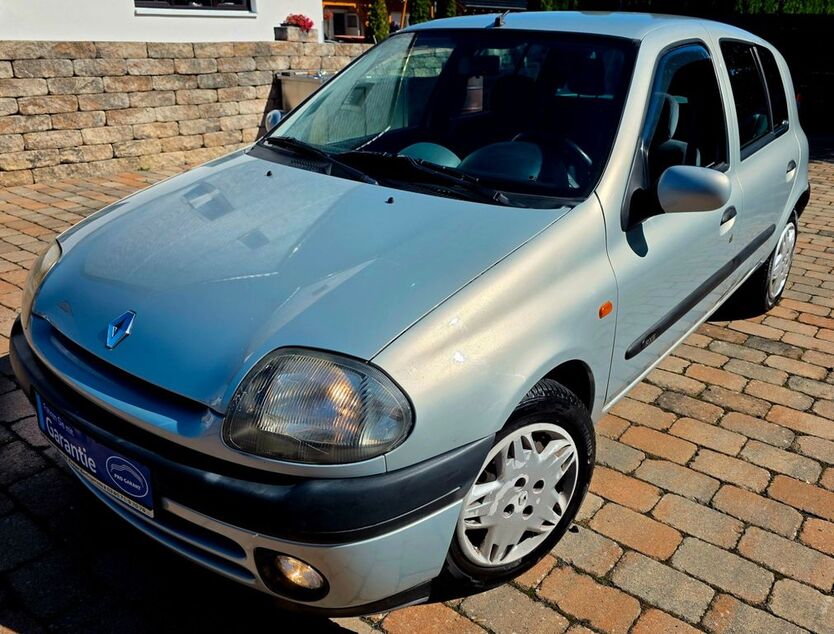 Renault Clio 107.564 km 2.499 € KASSEL 34125