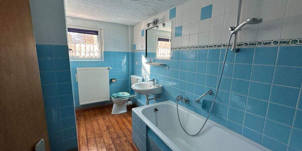 Einfamilienhaus Fritzlar - 6 Zimmer, 145 m&sup2;, 150.000&euro; | Angebot:25670489