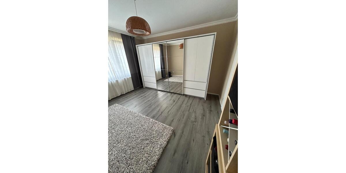 Etagenwohnung Kassel - 4 Zimmer, 105 m&sup2;, 1.200&euro; | Angebot:26623487