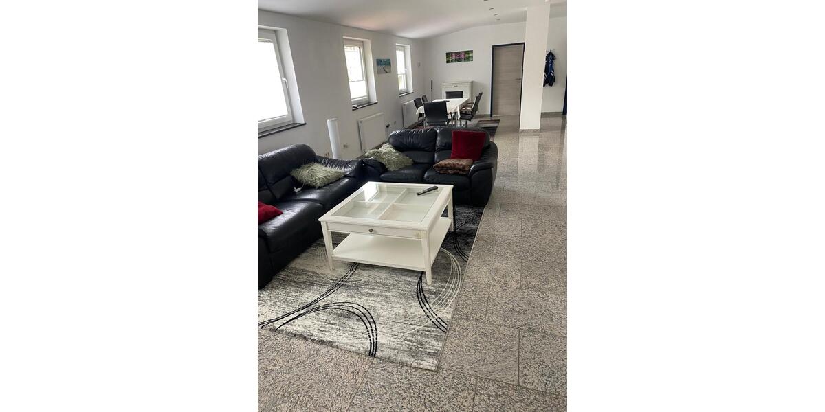 Dachgeschoßwohnung Helsa - 4 Zimmer, 150 m&sup2;, 250.000&euro; | Angebot:24832320