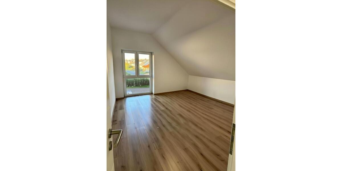 Dachgeschoßwohnung Grebenstein - 3 Zimmer, 98 m&sup2;, 319.000&euro; | Angebot:25918707