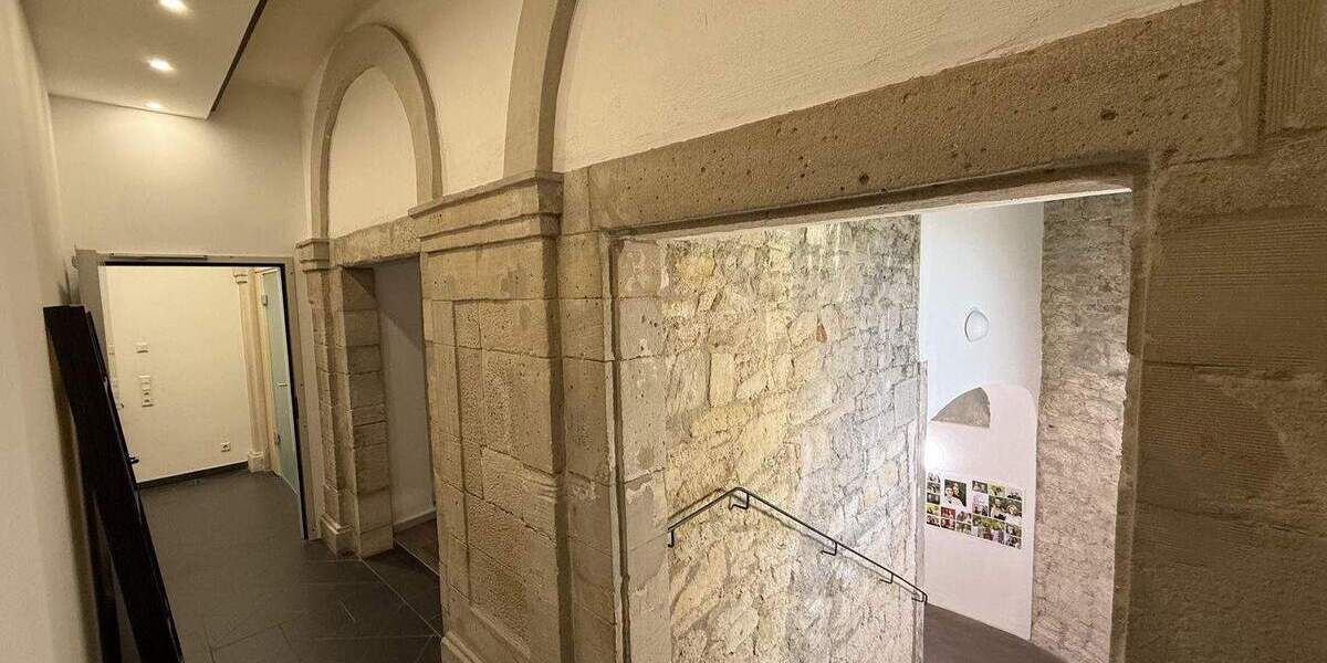 Historische Büroetage zum Kauf in der Kasseler Innenstadt dirkte an der Fulda 1 zimmer