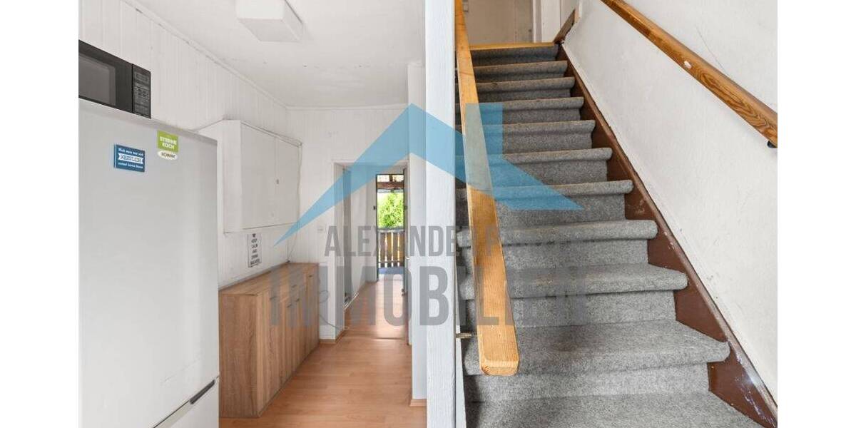 Zentral gelegenes Wohn- und Geschäftshaus in Kassel-Niederzwehren Nähe DEZ! zimmer