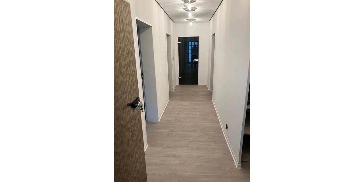 Erdgeschoßwohnung Habichtswald - 4 Zimmer, 95 m&sup2;, 880&euro; | Angebot:26581575