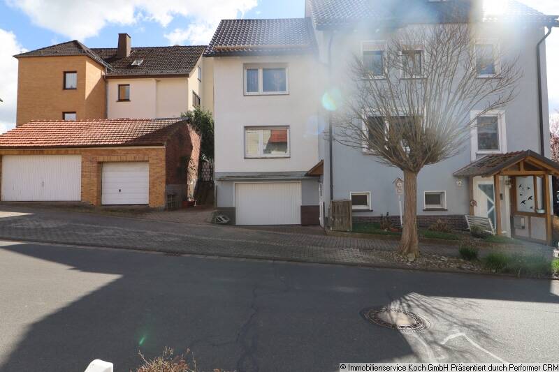 Einfamilienhaus Niedenstein Metze - 8 Zimmer, 250 m&sup2;, 280.000&euro; | Angebot:26486303