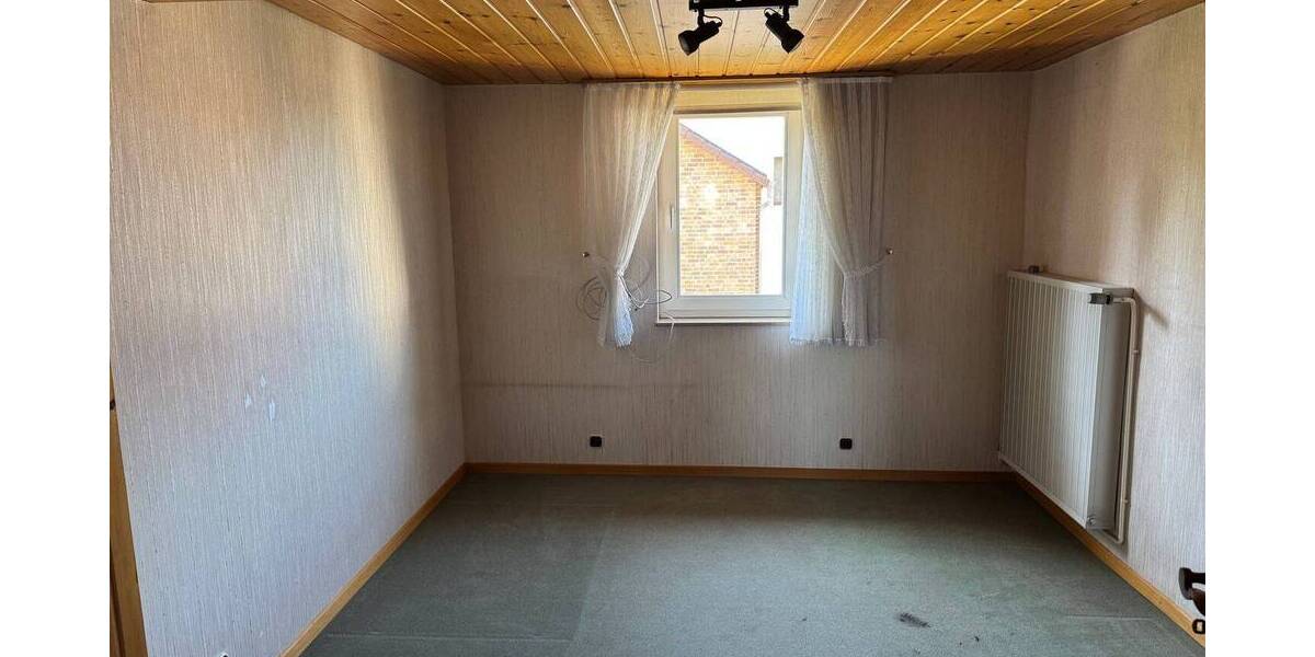 Mehrfamilienhaus, Wohnhaus Niestetal Sandershausen - 7 Zimmer, 203 m&sup2;, 299.000&euro; | Angebot:26450421