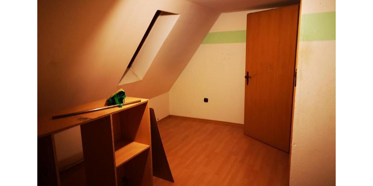 Dachgeschoßwohnung Morschen - 3 Zimmer, 82 m&sup2;, 800&euro; | Angebot:25220154