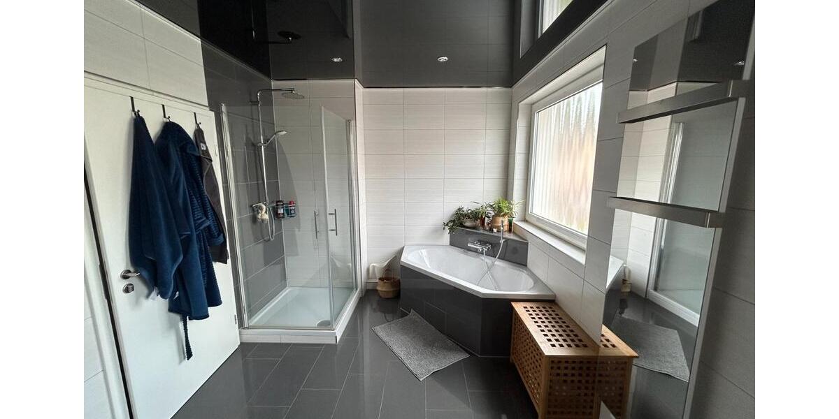 Etagenwohnung Kassel - 4 Zimmer, 105 m&sup2;, 1.200&euro; | Angebot:26623487