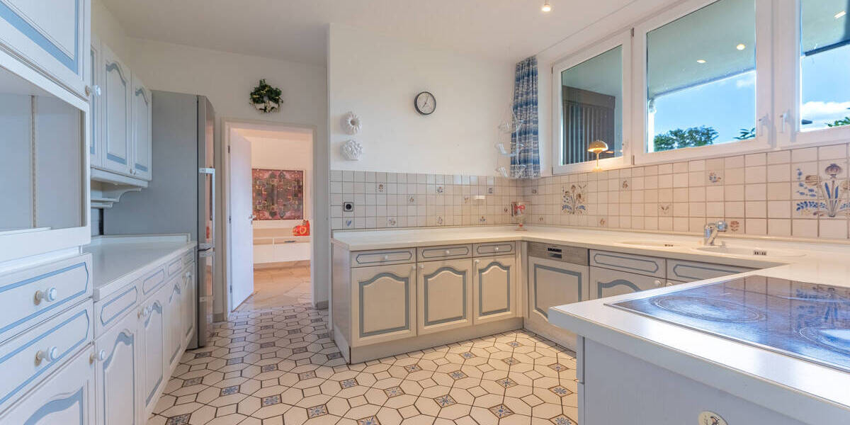 Bad Wilhelmshöhe: Großzügiger Bungalow am Bergpark 6 zimmer