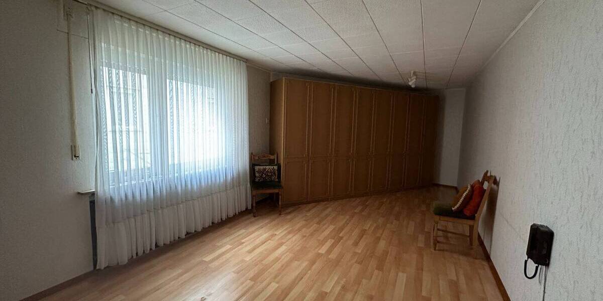 Mehrfamilienhaus, Wohnhaus Gudensberg Obervorschütz - 9 Zimmer, 239 m&sup2;, 125.000&euro; | Angebot:26154872