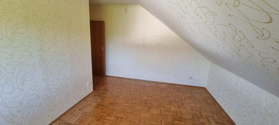 Dachgeschoßwohnung Melsungen - 3 Zimmer, 100 m&sup2;, 850&euro; | Angebot:26197320