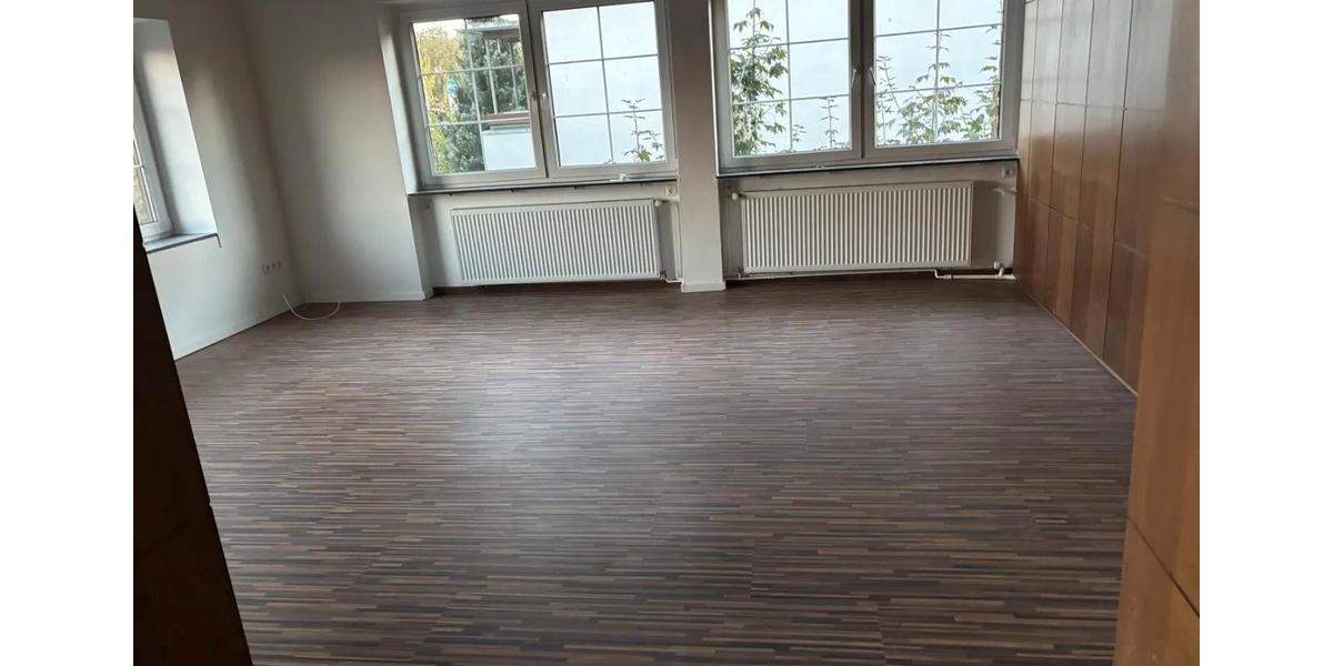 Etagenwohnung Kassel Niederzwehren - 3 Zimmer, 150 m&sup2;, 1.300&euro; | Angebot:27630773