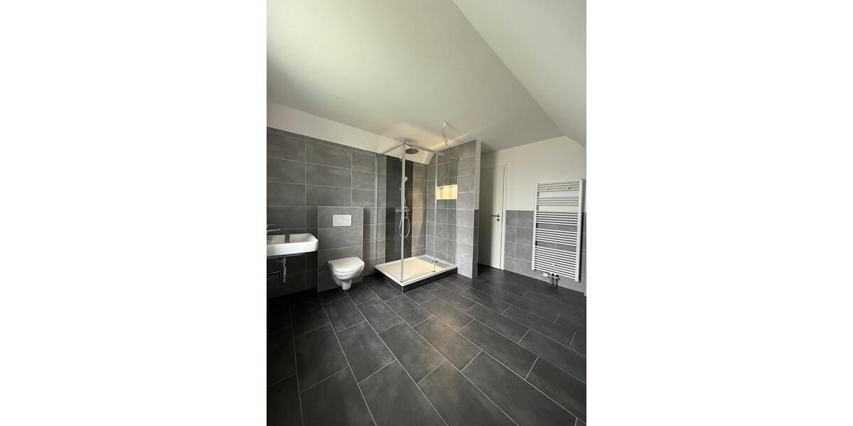 Dachgeschoßwohnung Kassel Niederzwehren - 2 Zimmer, 70 m&sup2;, 800&euro; | Angebot:26061117