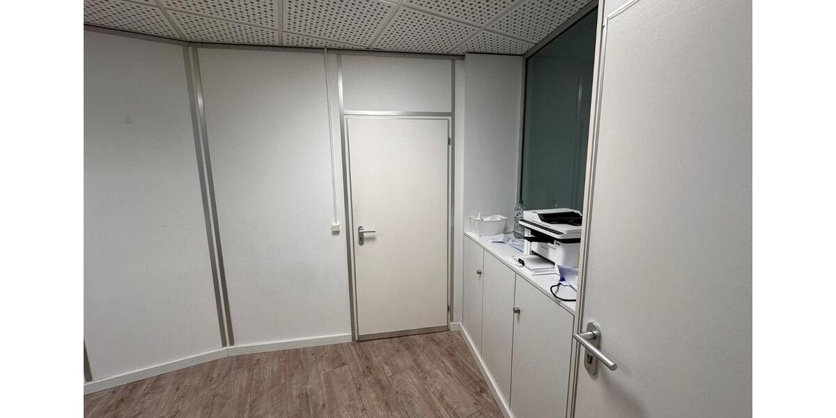 Schöne BüroPraxis Räume in 34121 Kassel Wehlheiden EG 2 zimmer