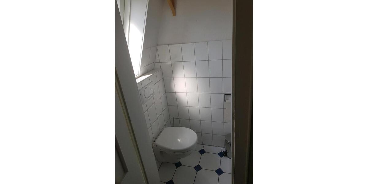 Dachgeschoßwohnung Kassel Fasanenhof - 1 Zimmer, 33 m&sup2;, 365&euro; | Angebot:24767245