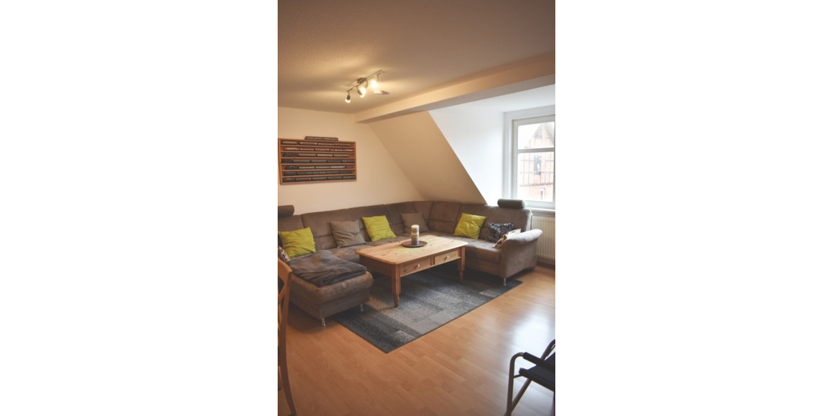 Dachgeschoßwohnung Calden - 3 Zimmer, 70 m&sup2;, 600&euro; | Angebot:25284933