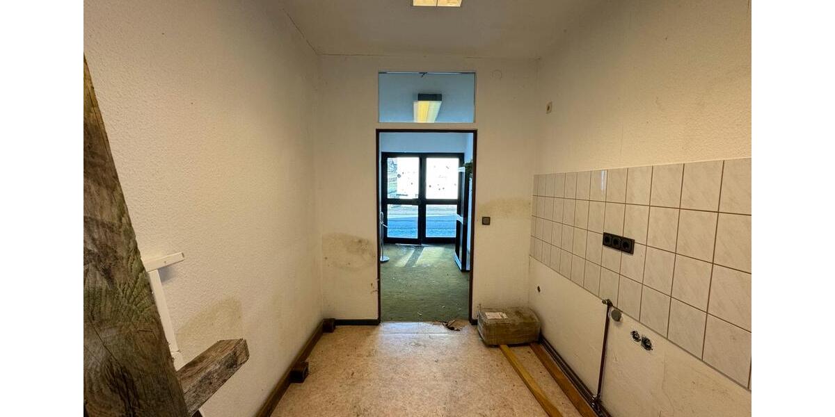 WohnGeschäftshaus an, Selbstsanierer zu vermieten 3 zimmer