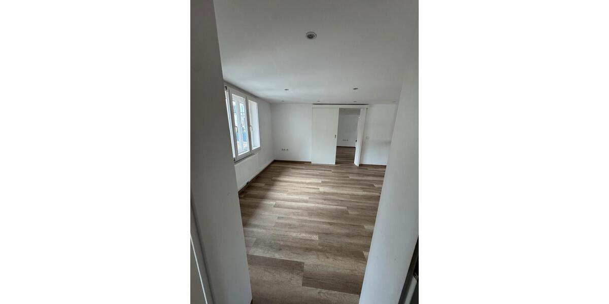 Etagenwohnung Baunatal - 3 Zimmer, 109 m&sup2;, 1.200&euro; | Angebot:27623675