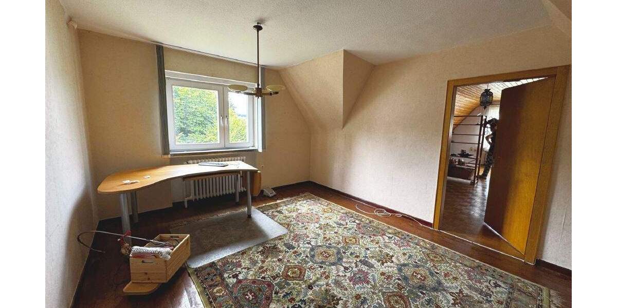 Einfamilienhaus Kassel Oberzwehren - 7 Zimmer, 157 m&sup2;, 310.000&euro; | Angebot:25768989