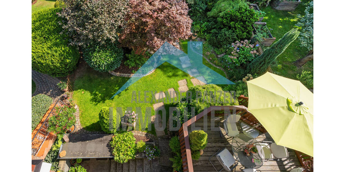 Gepflegtes Zweifamilienhaus im beliebten 