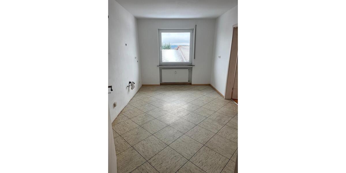 Mietwohnung (Zweifamilienhaus) 4 zimmer