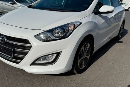 Hyundai i30 71.000 km 7.999 &euro; Kassel 34123