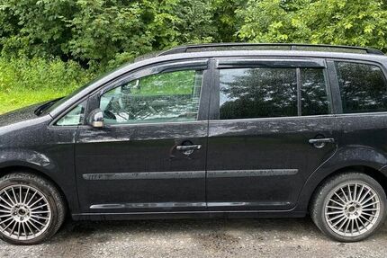 VW Touran 287.000 km 2.700 &euro; Großalmerode 37247