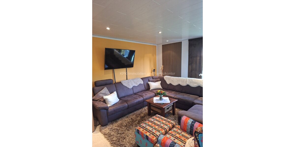 Attraktives Renditeobjekt in Vellmar - Gepflegtes Anlagejuwel mit großzügigem Raumangebot - Mehrfamilienhaus, Wohnhaus Vellmar | Angebot:25756442